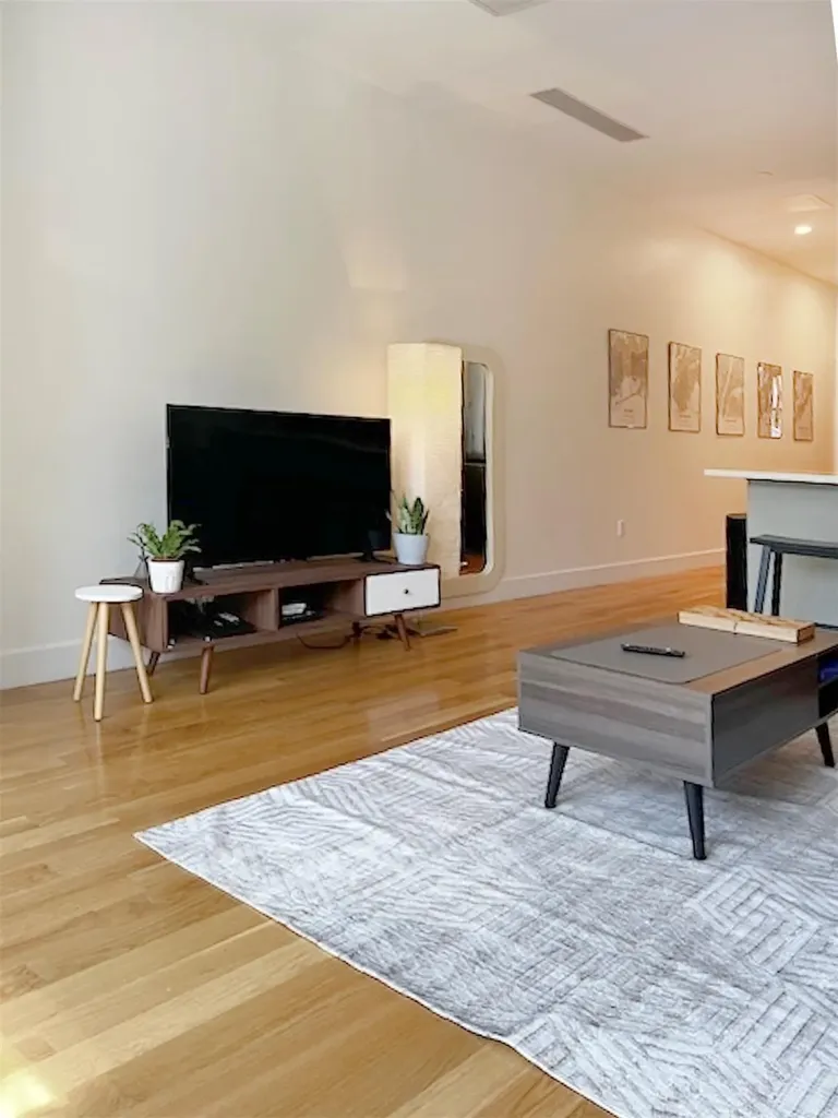 60-11 39 Avenue Woodside NY 11377