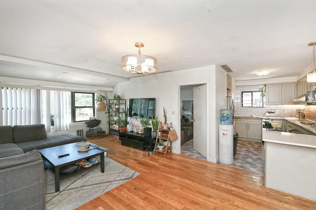 60-11 39 Avenue Woodside NY 11377