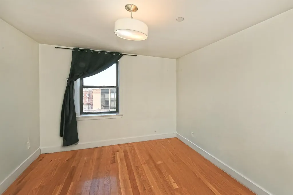 60-11 39 Avenue Woodside NY 11377