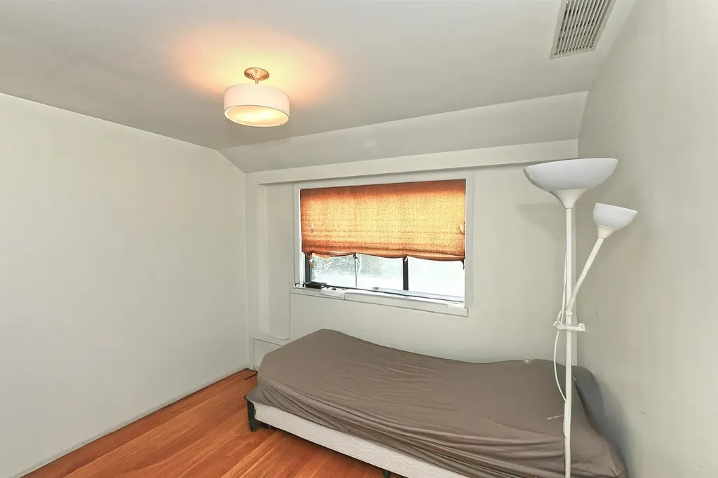 60-11 39 Avenue Woodside NY 11377