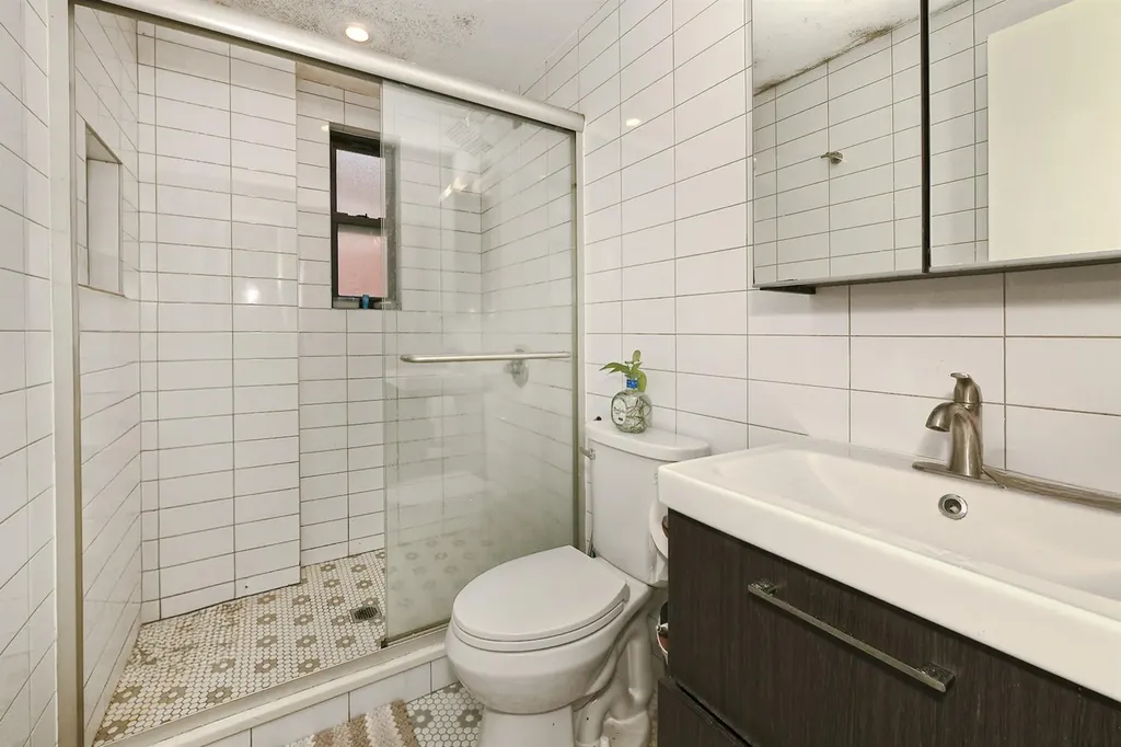 60-11 39 Avenue Woodside NY 11377