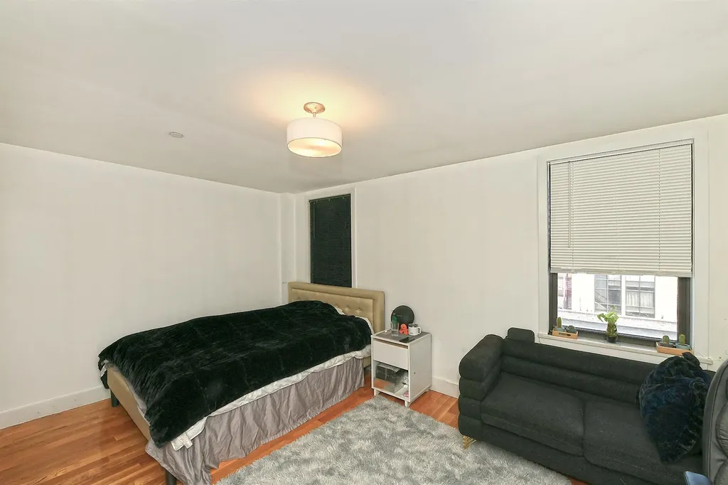 60-11 39 Avenue Woodside NY 11377