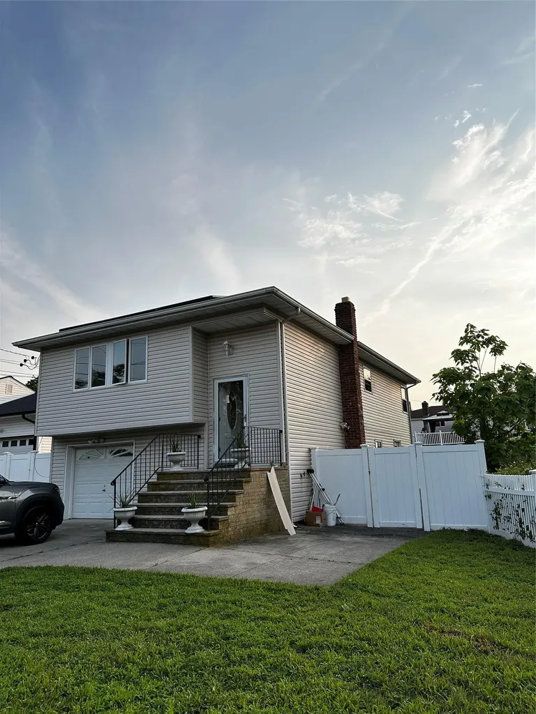 457 Clocks Boulevard Massapequa NY 11758