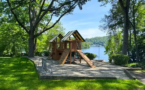 39 Woodland Road Mahopac NY 10541