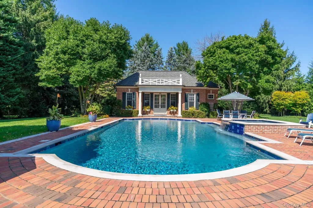 7 Fox Meadow Lane Lloyd Harbor NY 11743