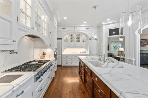 7 Fox Meadow Lane Lloyd Harbor NY 11743