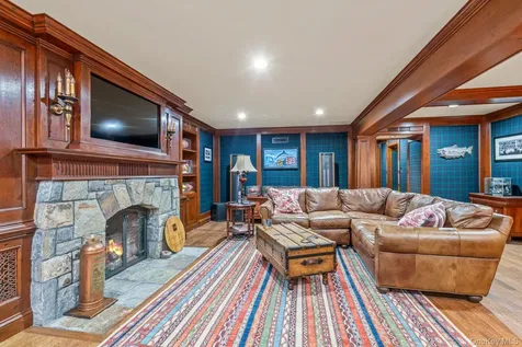 7 Fox Meadow Lane Lloyd Harbor NY 11743