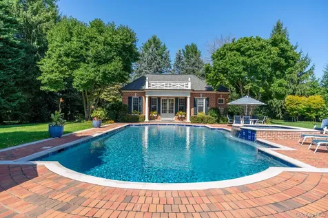 7 Fox Meadow Lane Lloyd Harbor NY 11743