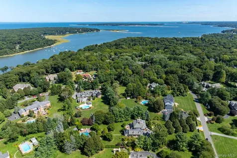 7 Fox Meadow Lane Lloyd Harbor NY 11743