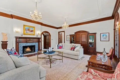 7 Fox Meadow Lane Lloyd Harbor NY 11743