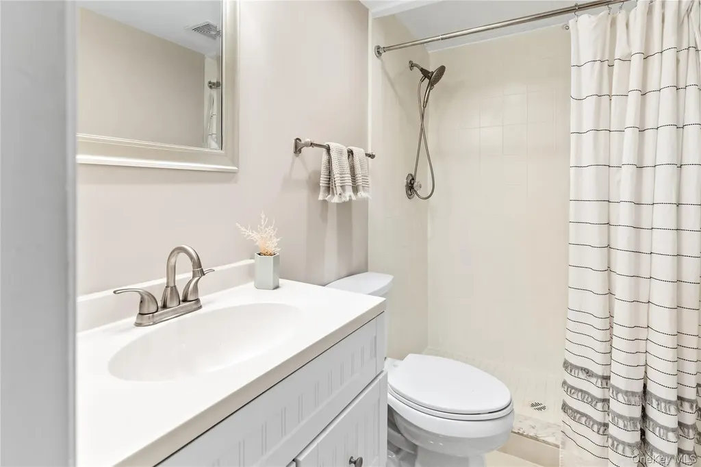Hampton Bays NY 11946