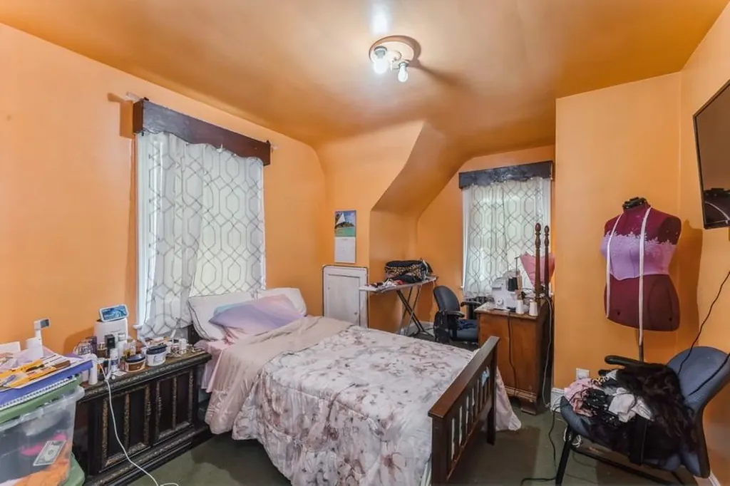 18902 114th Drive Saint Albans NY 11412