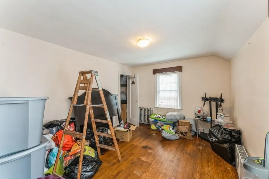 18902 114th Drive Saint Albans NY 11412