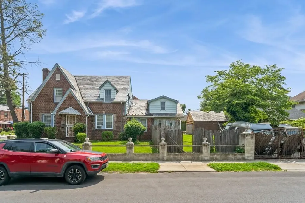 18902 114th Drive Saint Albans NY 11412