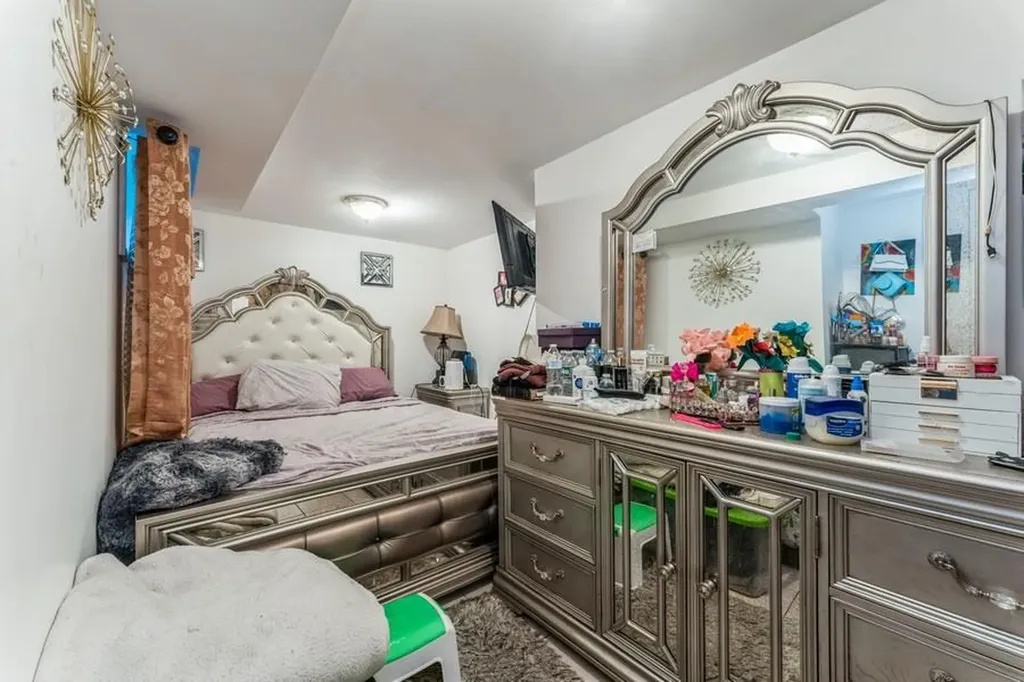 18902 114th Drive Saint Albans NY 11412