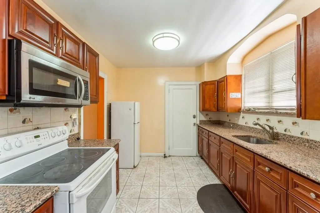 18902 114th Drive Saint Albans NY 11412