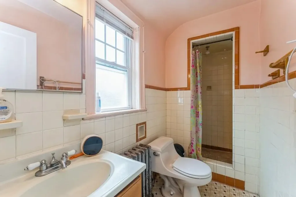 18902 114th Drive Saint Albans NY 11412