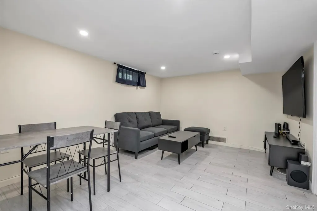 4360 Auburndale Lane Flushing NY 11358