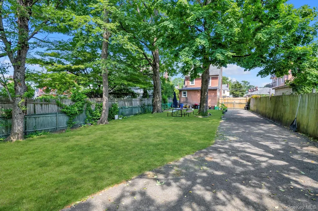 4360 Auburndale Lane Flushing NY 11358