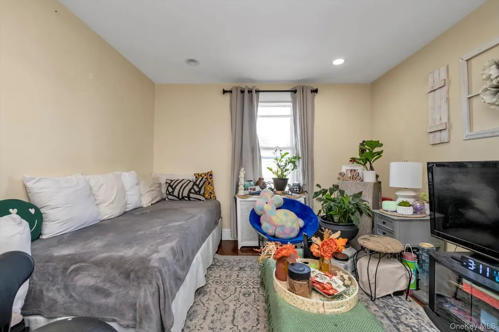 4360 Auburndale Lane Flushing NY 11358