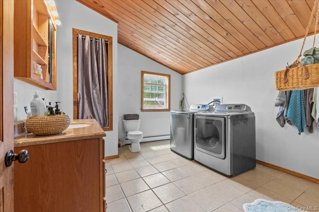 2455 Us-9 Call Listing Agent NY 12870-3207
