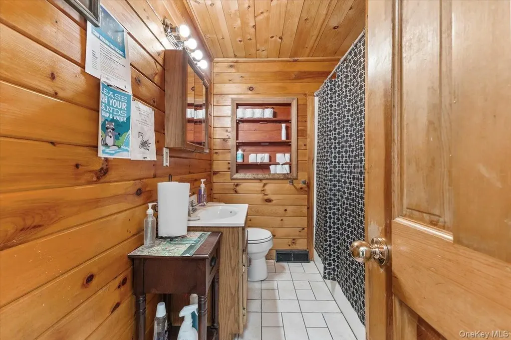 2455 Us-9 Call Listing Agent NY 12870-3207