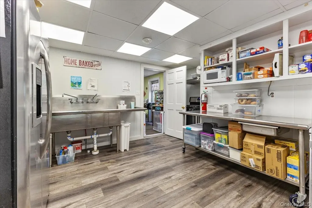 2455 Us-9 Call Listing Agent NY 12870-3207