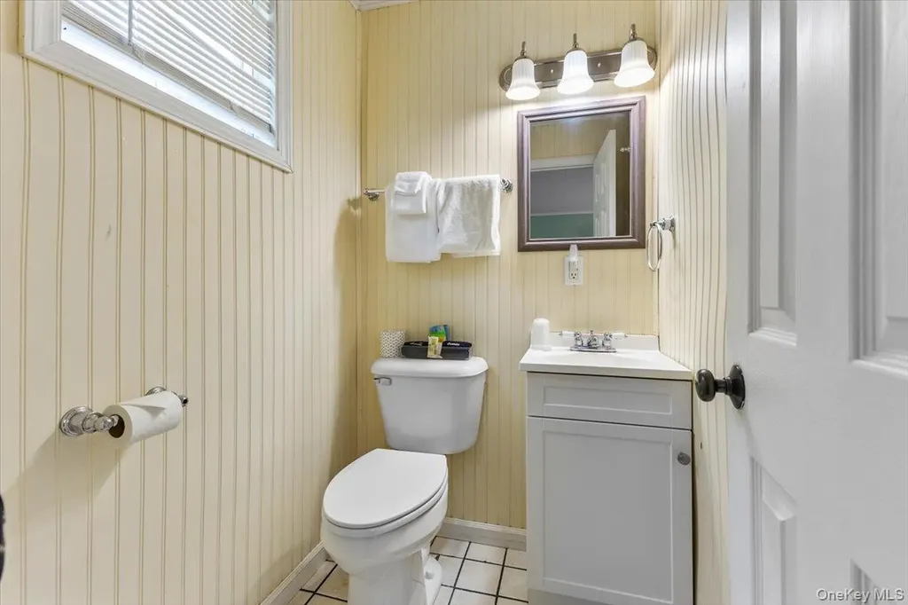 2455 Us-9 Call Listing Agent NY 12870-3207