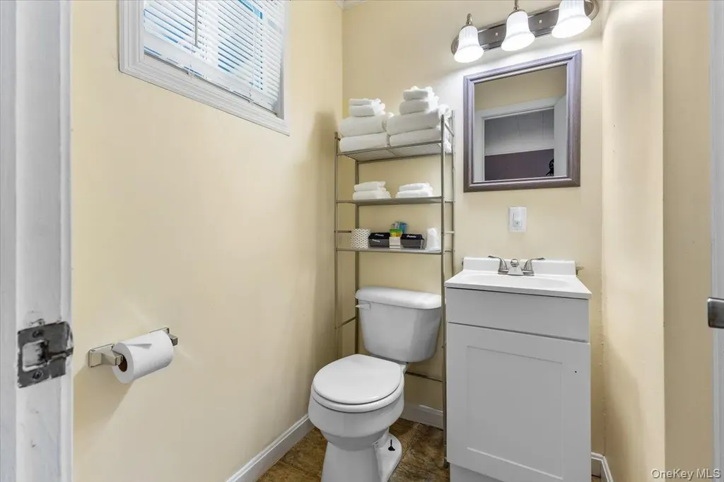 2455 Us-9 Call Listing Agent NY 12870-3207