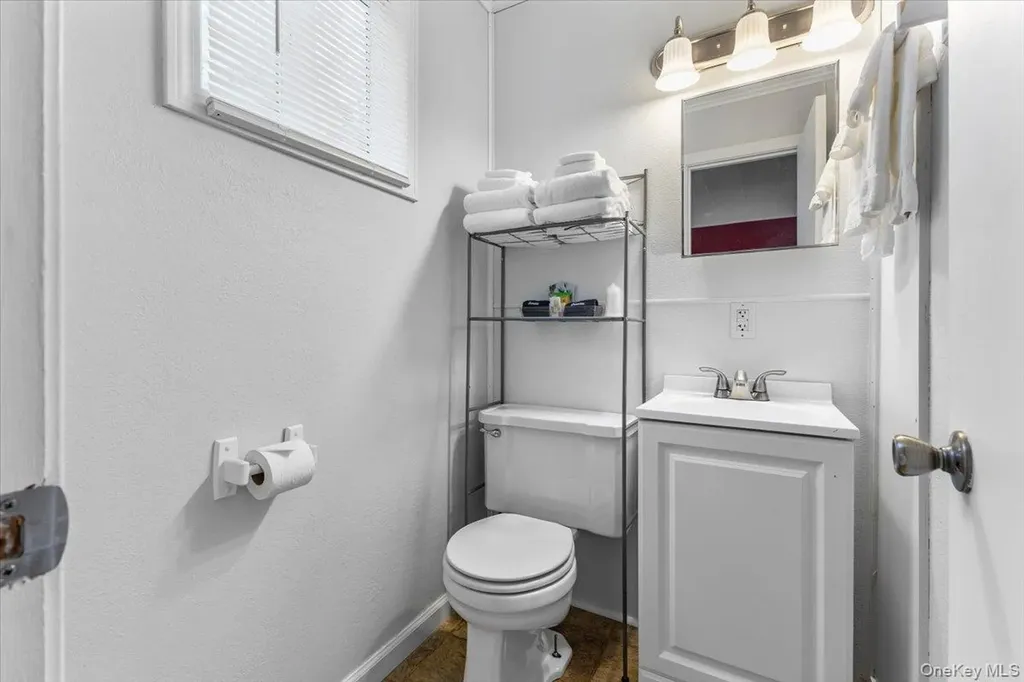 2455 Us-9 Call Listing Agent NY 12870-3207