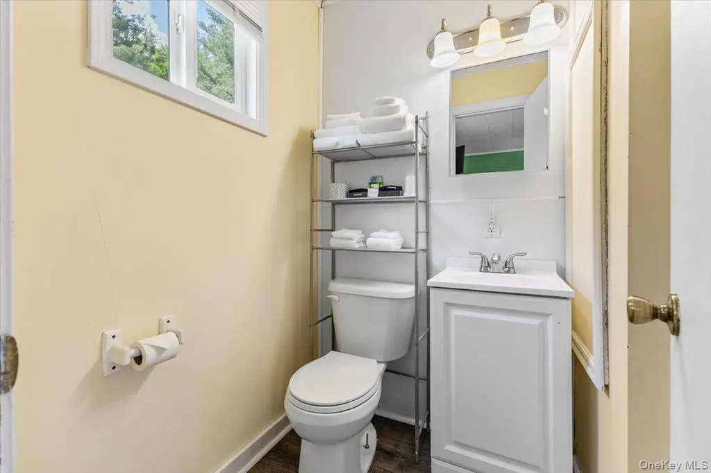 2455 Us-9 Call Listing Agent NY 12870-3207
