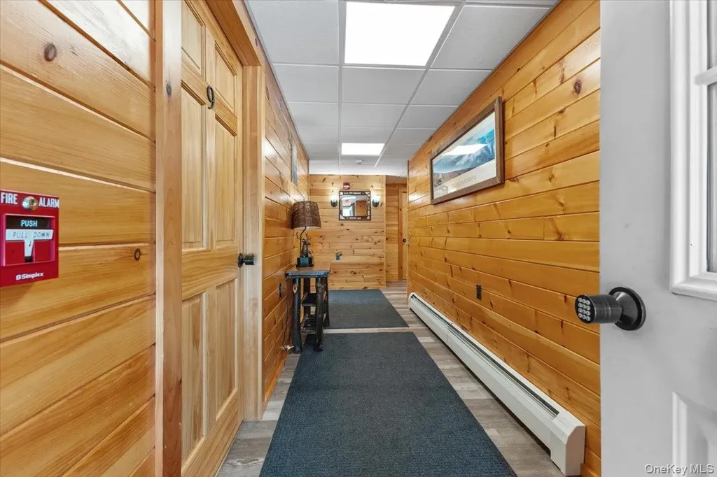 2455 Us-9 Call Listing Agent NY 12870-3207