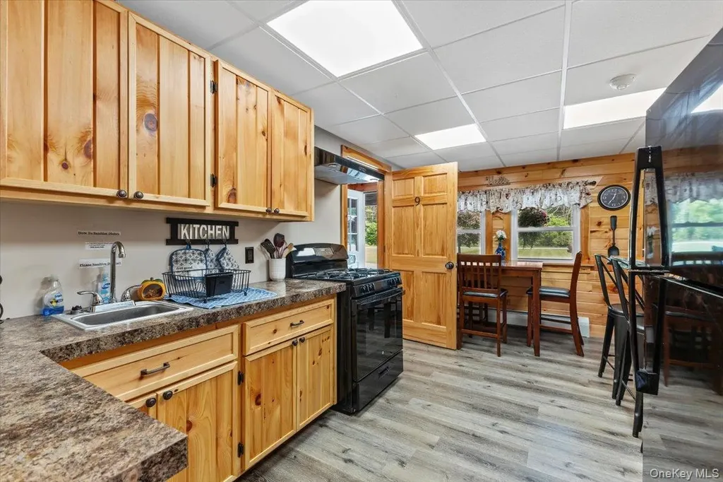 2455 Us-9 Call Listing Agent NY 12870-3207