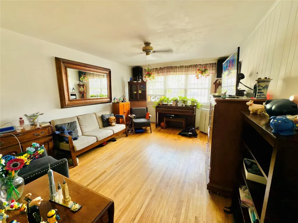 3011 Randall Avenue Bronx NY 10465