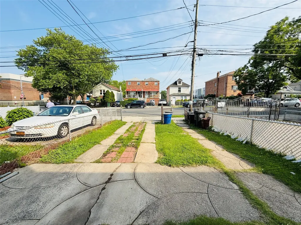 3011 Randall Avenue Bronx NY 10465
