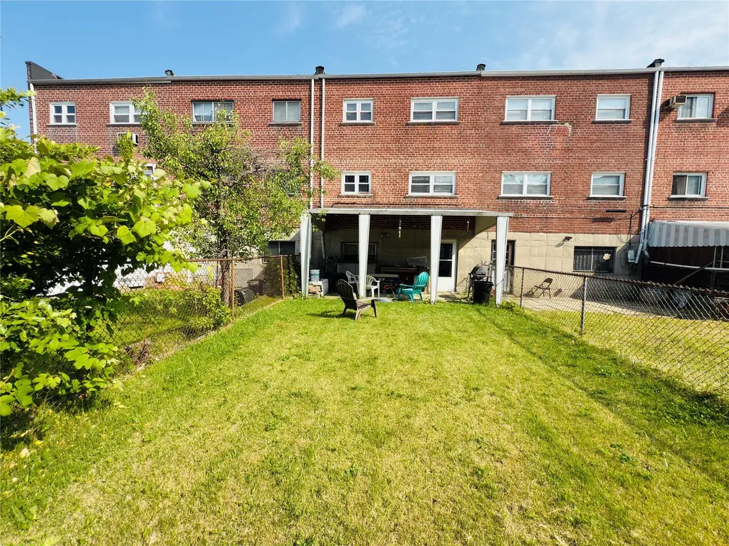 3011 Randall Avenue Bronx NY 10465