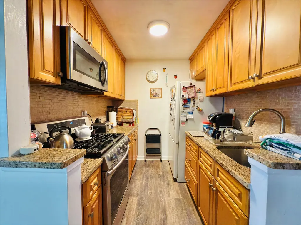 3011 Randall Avenue Bronx NY 10465
