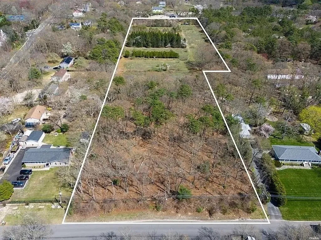Cedarhurst Avenue Medford NY 11763