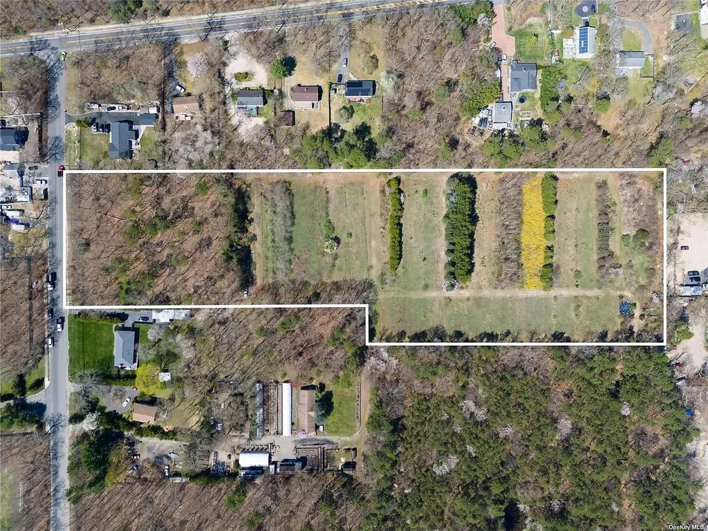 Cedarhurst Avenue Medford NY 11763