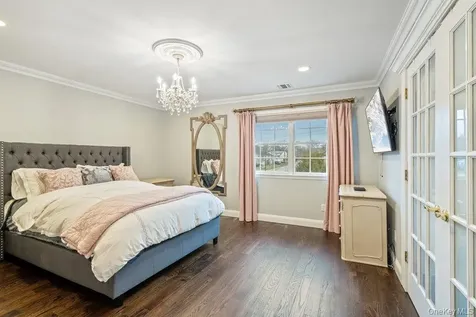 1 Fairway Drive Old Bethpage NY 11804