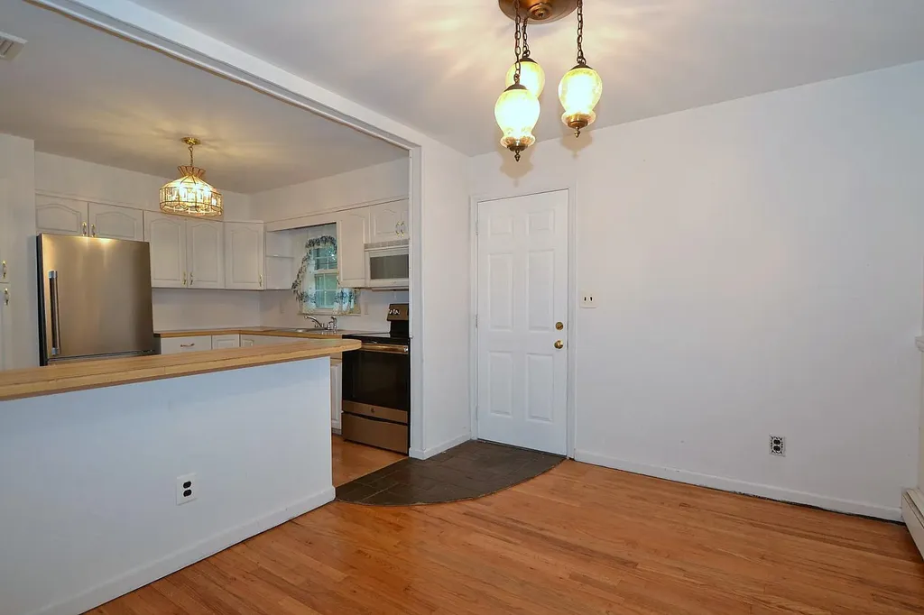 78 Avenue E Holbrook NY 11741