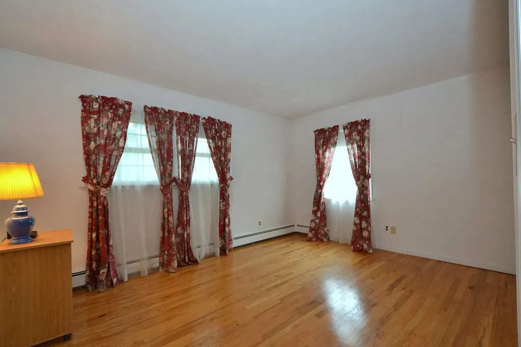 78 Avenue E Holbrook NY 11741