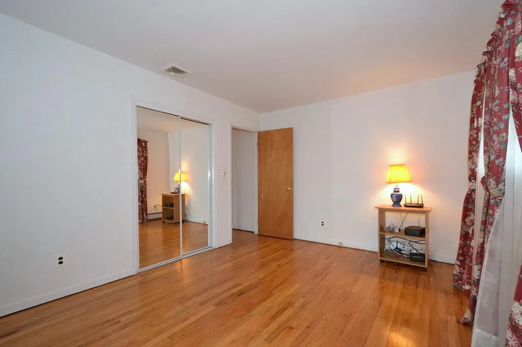 78 Avenue E Holbrook NY 11741