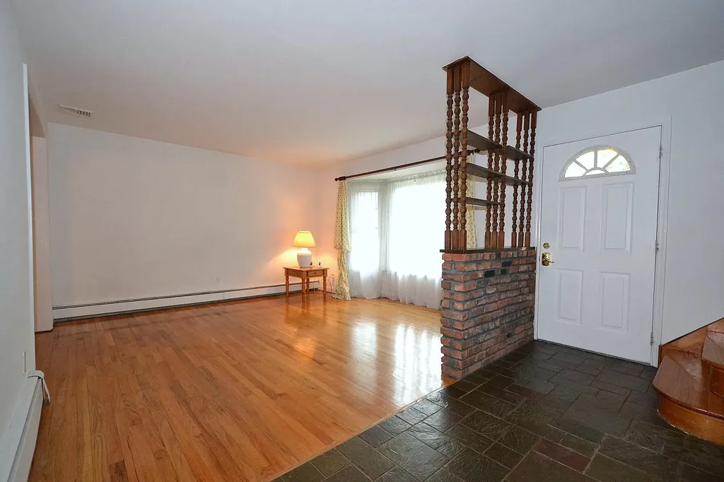 78 Avenue E Holbrook NY 11741