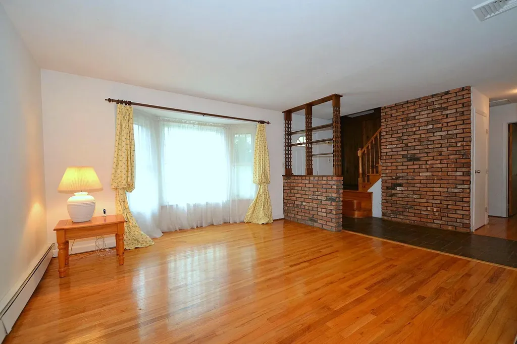 78 Avenue E Holbrook NY 11741