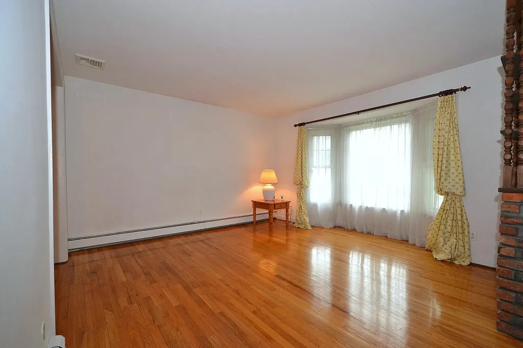 78 Avenue E Holbrook NY 11741