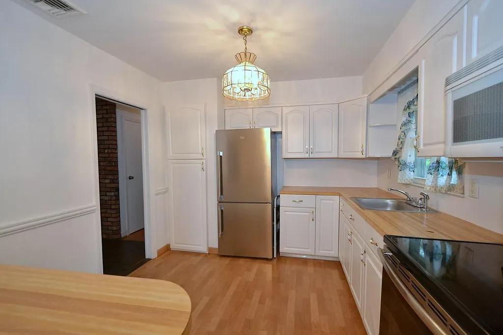 78 Avenue E Holbrook NY 11741