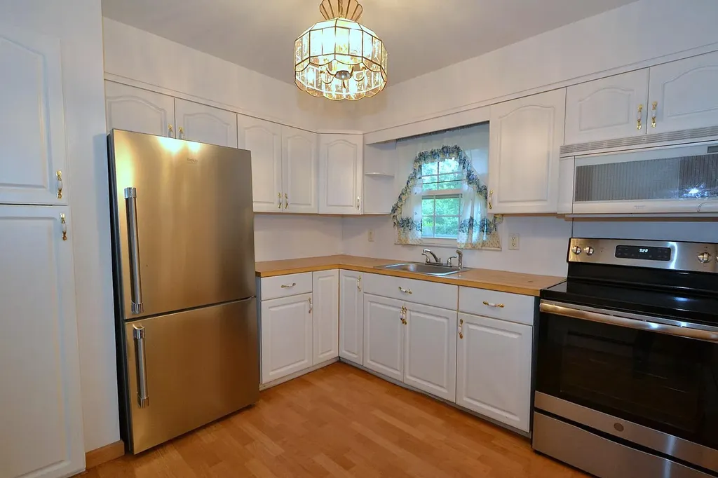 78 Avenue E Holbrook NY 11741