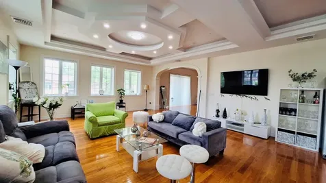 32-37 214 Streets Bayside NY 11361