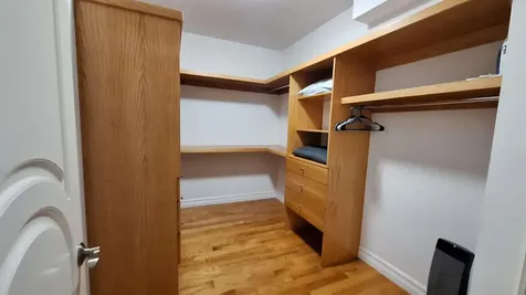 32-37 214 Streets Bayside NY 11361